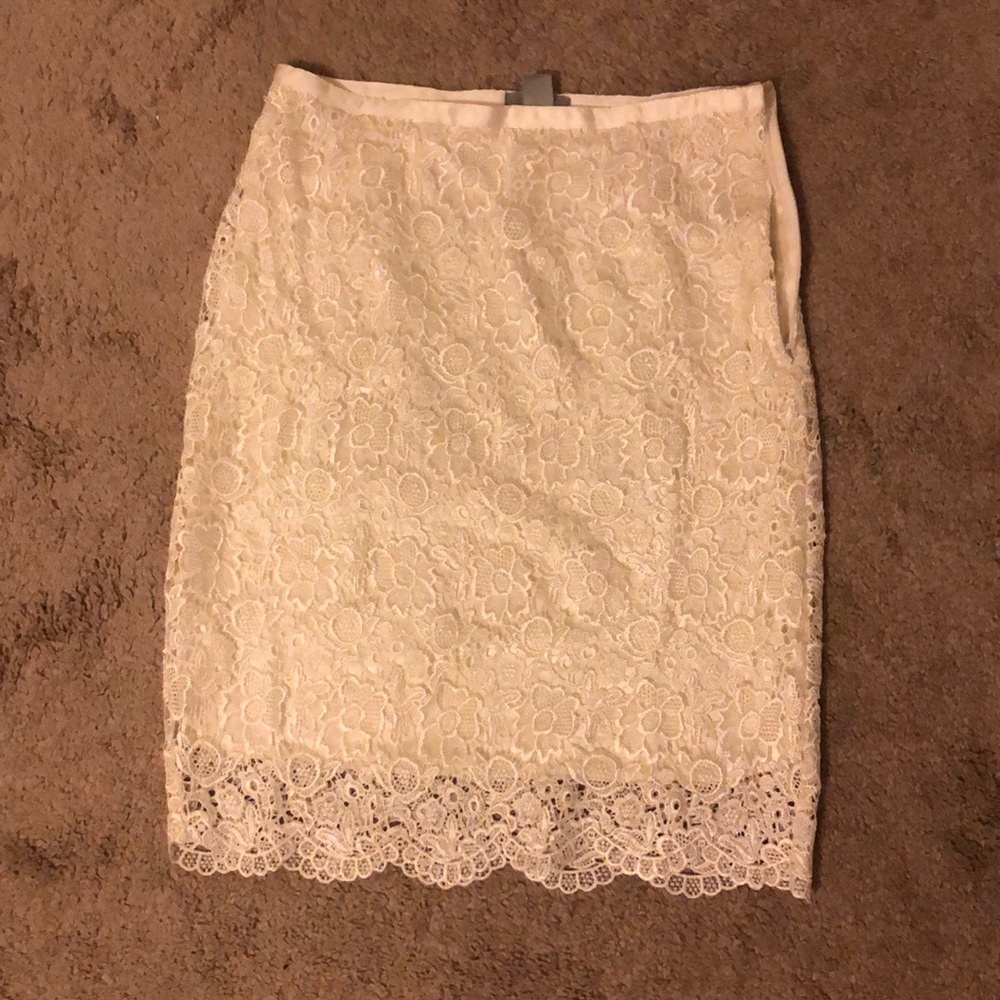 White lace pencil skirt